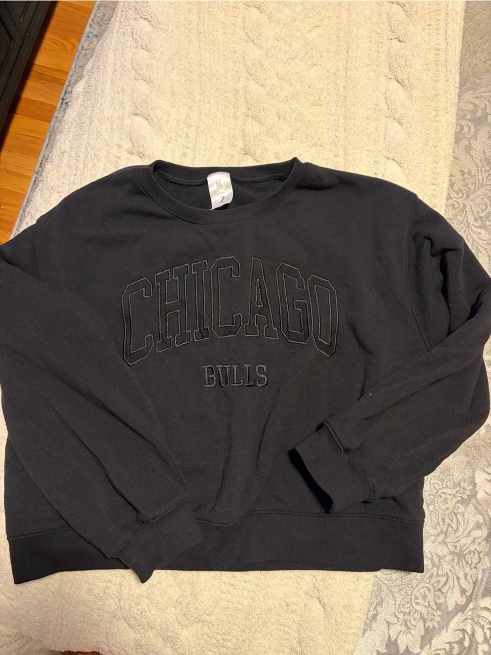 Chicago Bulls Black Cropped Sweatshirt